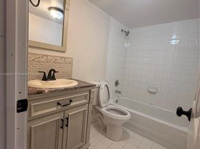 18850 NW 57th Ave 306, Hialeah FL 33015