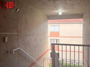 18850 NW 57th Ave 306, Hialeah FL 33015