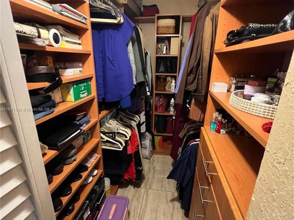 20442 NW 15th Ave 6, Miami Gardens FL 33169