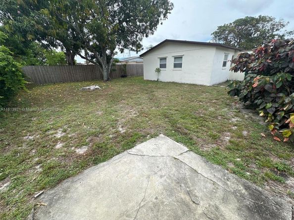 3231 NW 18th Ct, Lauderhill FL 33311