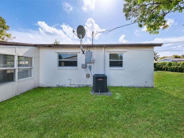 3231 NW 18th Ct, Lauderhill FL 33311