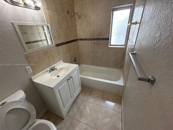 3231 NW 18th Ct, Lauderhill FL 33311