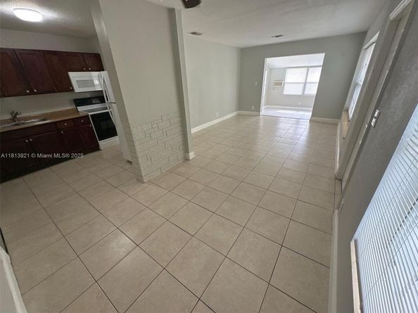 3231 NW 18th Ct, Lauderhill FL 33311