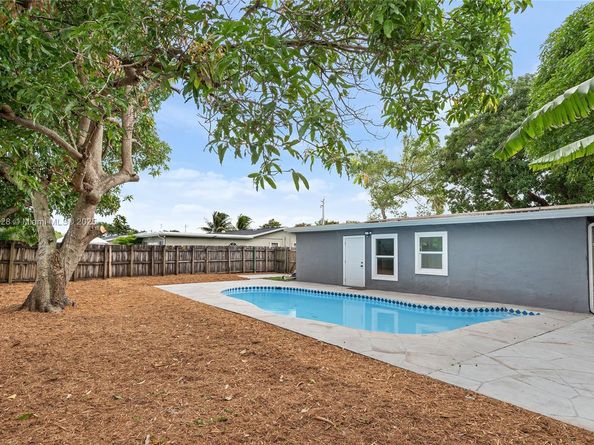 7705 Kimberly Blvd, North Lauderdale FL 33068