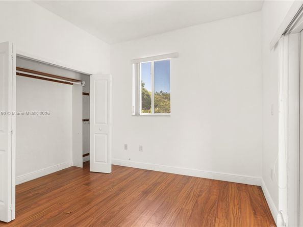 3154 Plaza St, Miami FL 33133