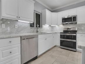 1925 NW 49th St, Miami FL 33142