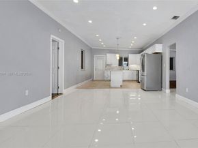 1925 NW 49th St, Miami FL 33142