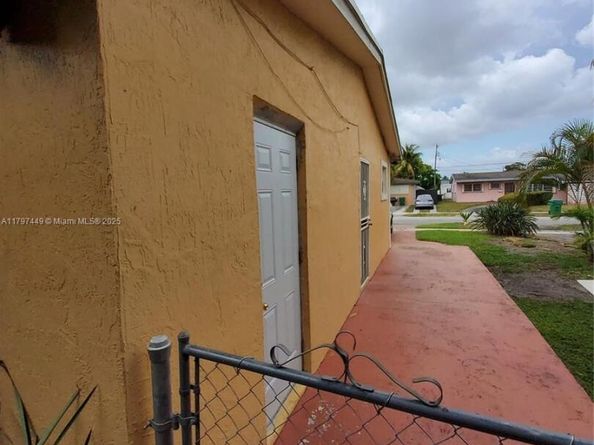 1461 NW 175th Ter, Miami Gardens FL 33169