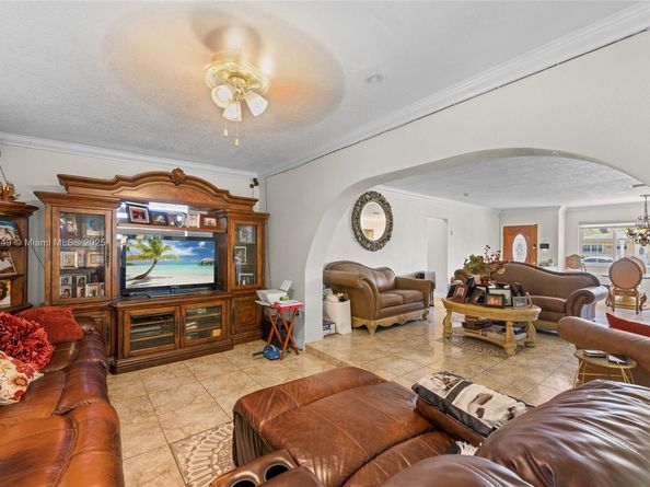1461 NW 175th Ter, Miami Gardens FL 33169