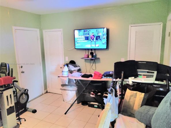 1461 NW 175th Ter, Miami Gardens FL 33169