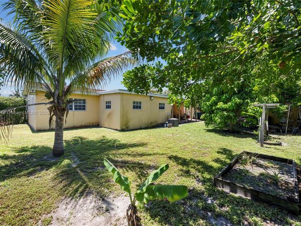 1461 NW 175th Ter, Miami Gardens FL 33169