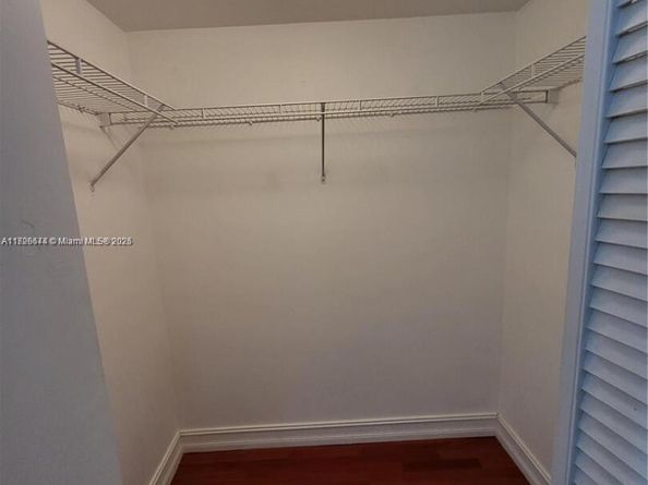 31 SE 5th St 2409, Miami FL 33131