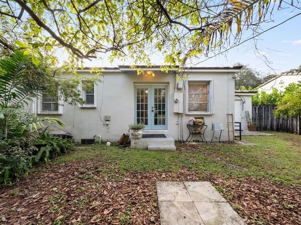 393 Minola Dr, Miami Springs FL 33166