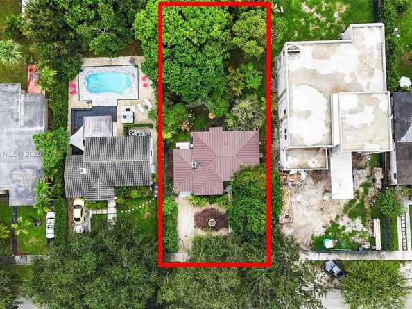 393 Minola Dr, Miami Springs FL 33166