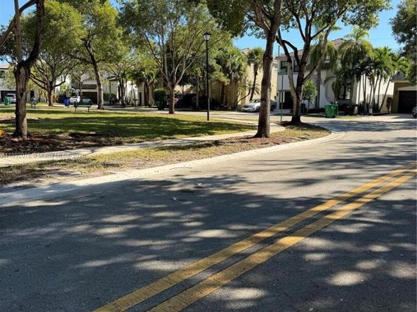 5395 SW 155th Way, Miramar FL 33027