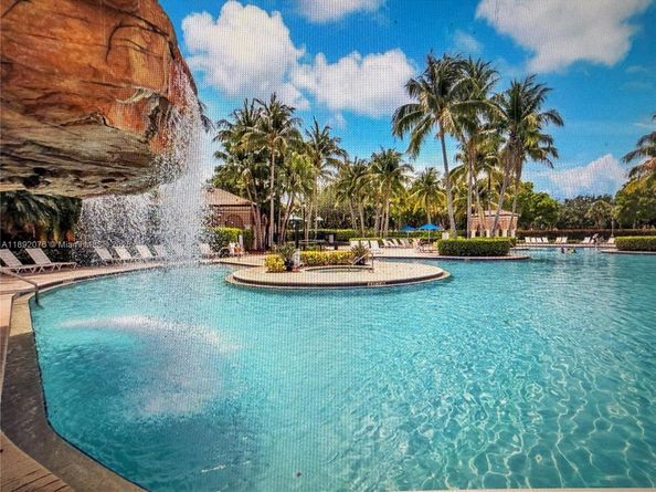 5395 SW 155th Way, Miramar FL 33027