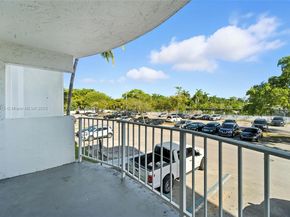 496 NW 165th St Rd D211, Miami FL 33169