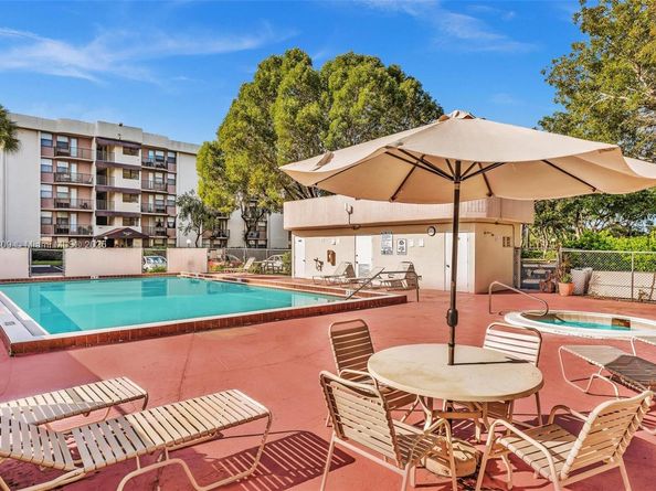 2701 Riverside Dr 303B, Coral Springs FL 33065