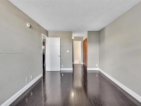 2701 Riverside Dr 303B, Coral Springs FL 33065