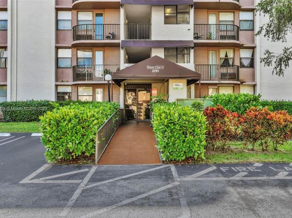 2701 Riverside Dr 303B, Coral Springs FL 33065