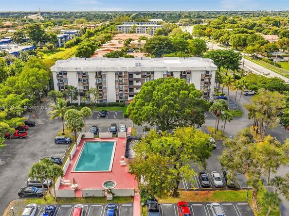 2701 Riverside Dr 303B, Coral Springs FL 33065