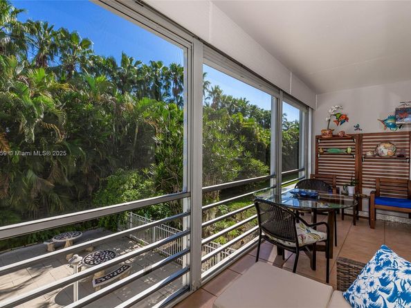 400 NE 14th Ave 214, Hallandale Beach FL 33009