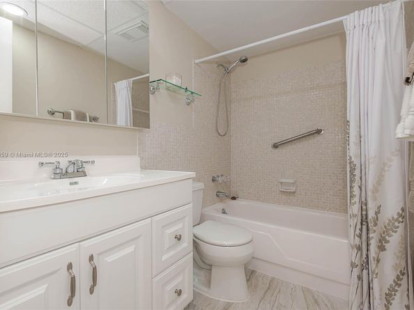 400 NE 14th Ave 214, Hallandale Beach FL 33009