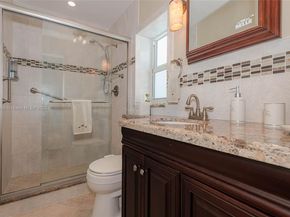 400 NE 14th Ave 214, Hallandale Beach FL 33009
