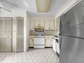 480 NW 76th Ave 102, Margate FL 33063