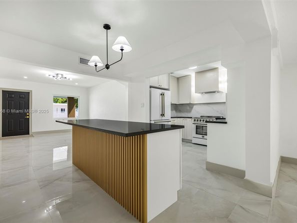 5410 SW 2nd St, Miami FL 33134
