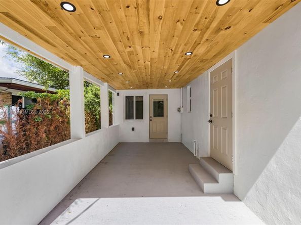 5410 SW 2nd St, Miami FL 33134