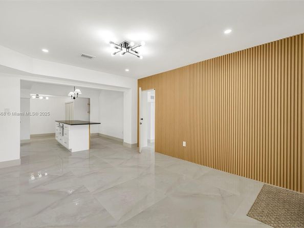 5410 SW 2nd St, Miami FL 33134