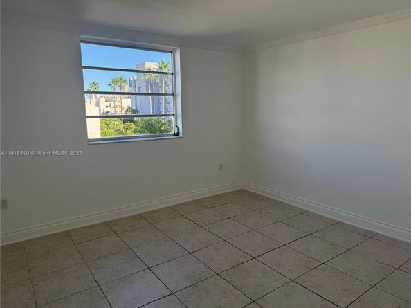 3527 NE 168th St 301, North Miami Beach FL 33160