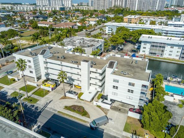 3527 NE 168th St 301, North Miami Beach FL 33160