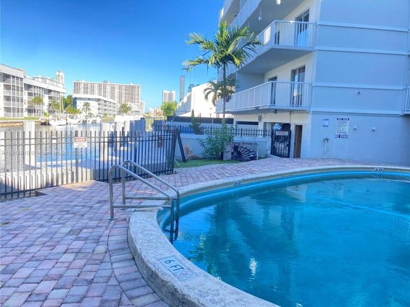 3527 NE 168th St 301, North Miami Beach FL 33160