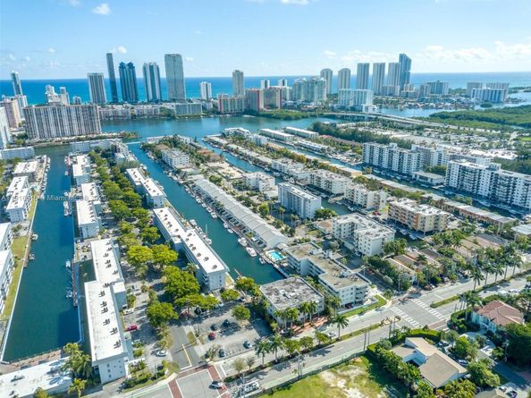 3527 NE 168th St 301, North Miami Beach FL 33160