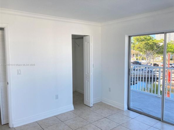 3527 NE 168th St 301, North Miami Beach FL 33160