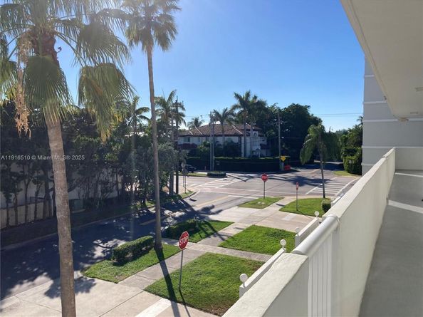 3527 NE 168th St 301, North Miami Beach FL 33160