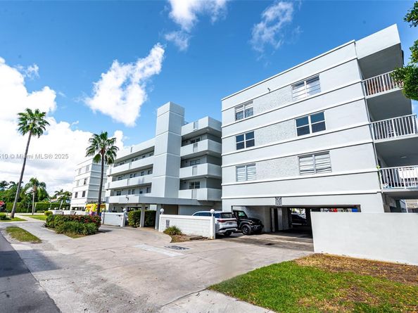 3527 NE 168th St 301, North Miami Beach FL 33160