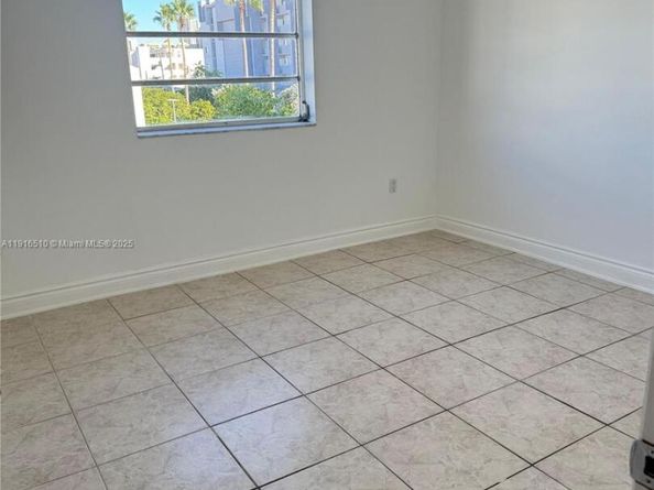 3527 NE 168th St 301, North Miami Beach FL 33160