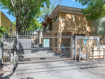 3136 Virginia St