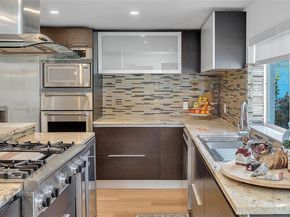 1347 71 St, Miami Beach FL 33141