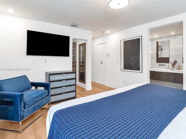 1347 71 St, Miami Beach FL 33141