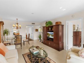 8950 Sunrise Lakes Blvd 309, Sunrise FL 33322