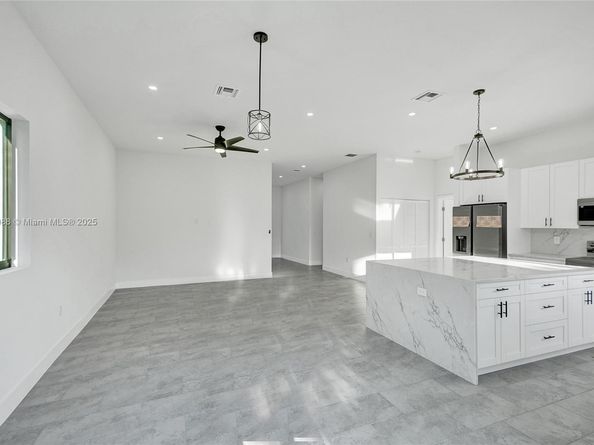 871 NW 27th Ter, Fort Lauderdale FL 33311