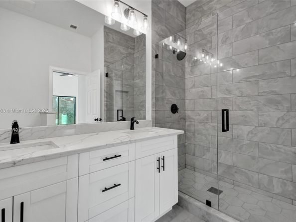 871 NW 27th Ter, Fort Lauderdale FL 33311