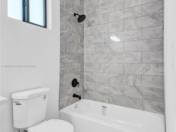 871 NW 27th Ter, Fort Lauderdale FL 33311