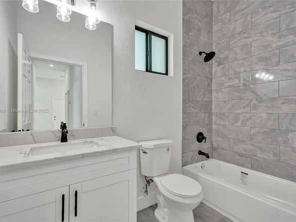 871 NW 27th Ter, Fort Lauderdale FL 33311