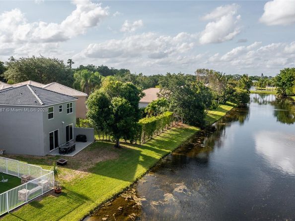 5854 Eagle Cay Cir, Coconut Creek FL 33073
