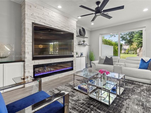 5854 Eagle Cay Cir, Coconut Creek FL 33073